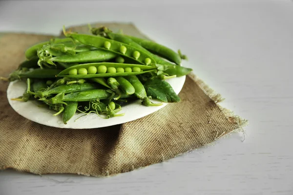 Verse groene erwten — Stockfoto