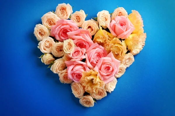 Rosas en forma de corazón — Foto de Stock