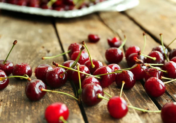 Fresh ripe cherries — Stock Photo, Image