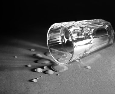 Cam ve birçok damla 