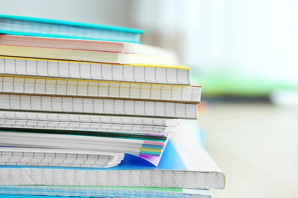 Pilha de cadernos escolares — Fotografia de Stock