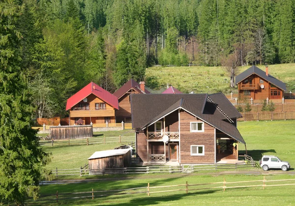 Dorf in den Bergen — Stockfoto