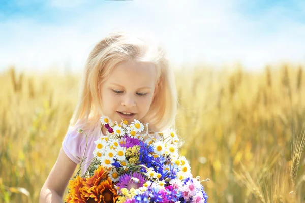 Bambina con bouquet — Foto Stock