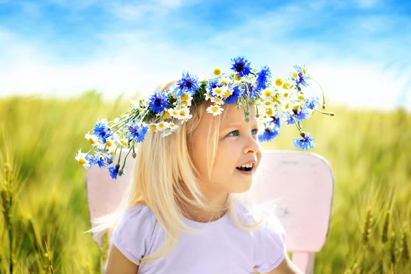 Bambina con bouquet — Foto Stock