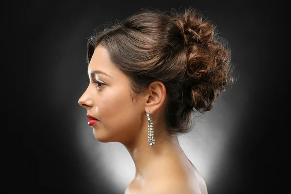 素敵なヘアスタイルの女性 — ストック写真
