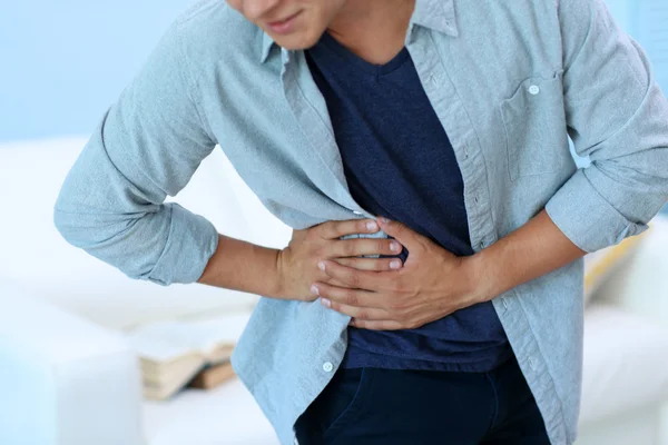 Homem Infeliz Sofrendo Dor Barriga Casa — Fotografia de Stock