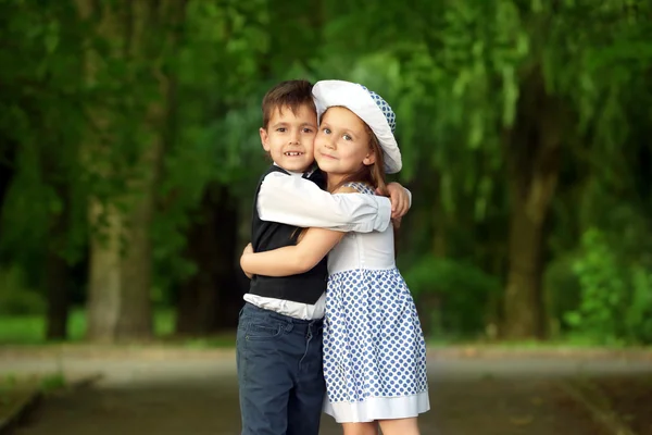 Kleine romantische Kinder — Stockfoto