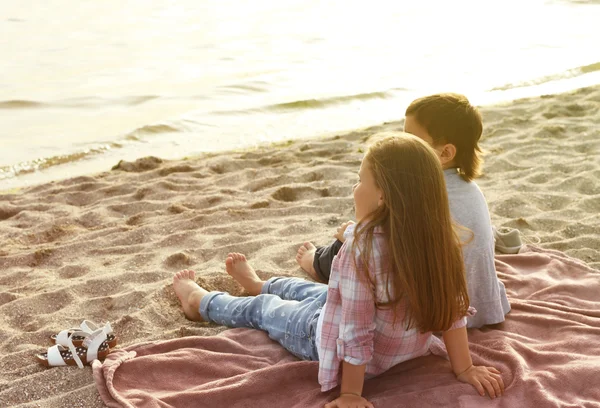 Zwei süße Kinder — Stockfoto