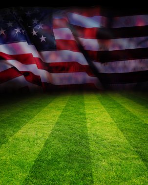 Amerikan bayrağı ile futbol sahası 