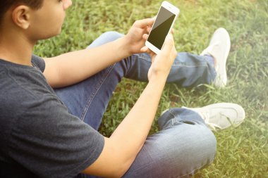 Delikanlı ile becerikli alet