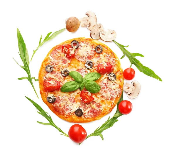 Delicious pizza with vegetables and herbs — Stock Photo, Image