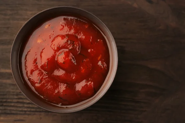 Salsa de tomate en bowl —  Fotos de Stock