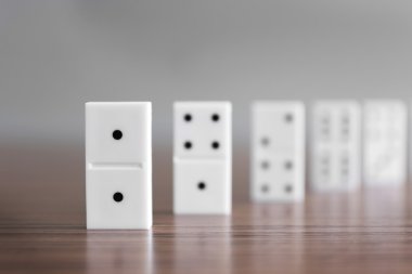Domino ahşap tablo satır