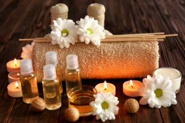 Güzel spa çiçeklerle ayarla 