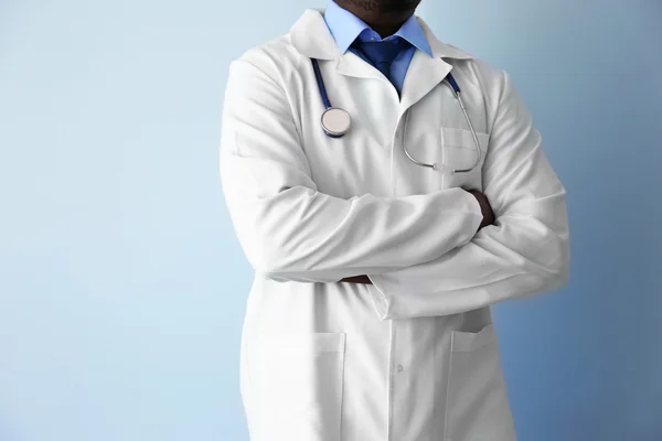 Médico profesional africano — Foto de Stock