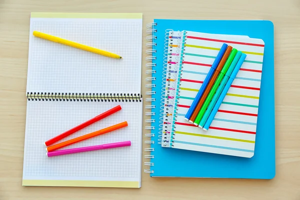 School notebooks en leveringen, close-up — Stockfoto