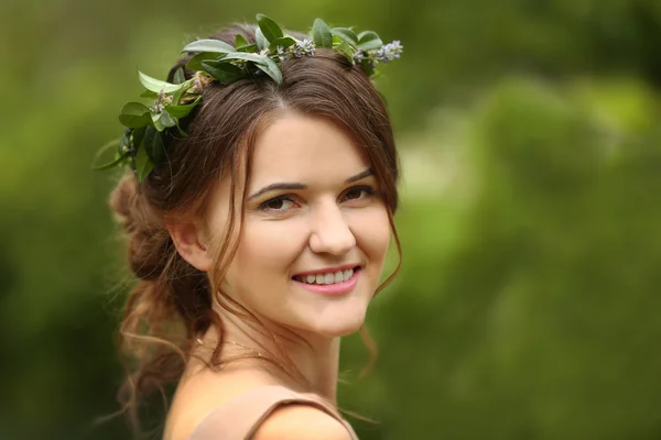 Bridesmaid Beautiful Wreath Head — Stock Photo, Image