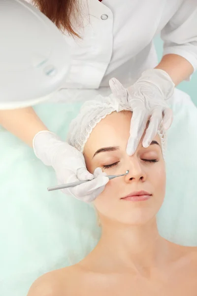 Woman visiting cosmetologist — Stock Photo, Image