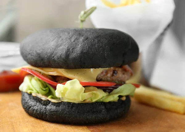 Leckerer schwarzer Burger — Stockfoto