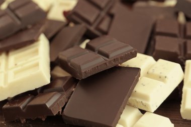 barras de chocolate picados