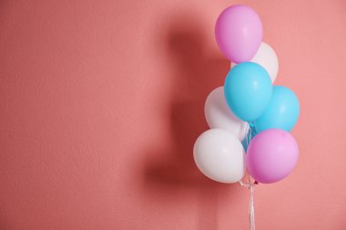 Renkli oyuncak hava balonları 