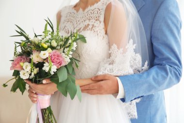 Damat ve gelin güzel kokulu