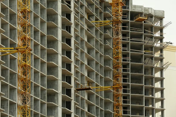 Construcción de grúas y edificios —  Fotos de Stock