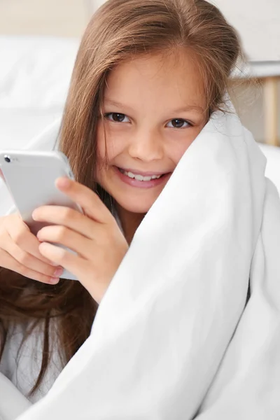 Cute Girl Smartphone Blanket — Stock Photo, Image