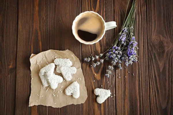 Λεβάντα με καφέ και μπισκότα — Φωτογραφία Αρχείου