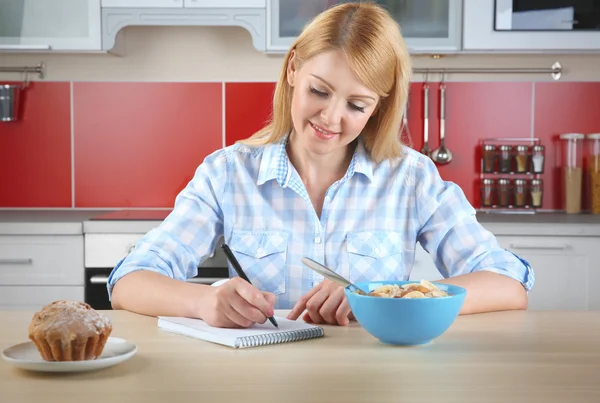 Concepto Comida Saludable Mujer Desayunando Sano —  Fotos de Stock