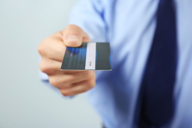 kredi kartı ile işadamı  