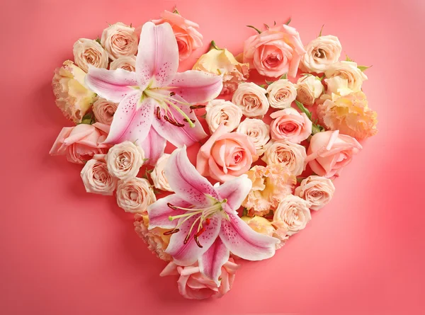 Heart shaped roses — Stock Photo, Image