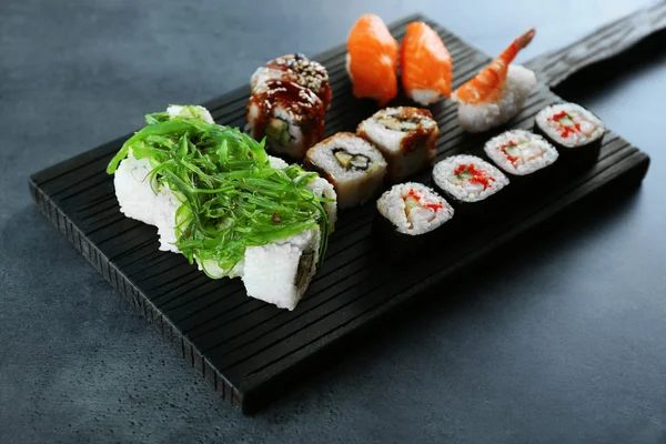 Sushi a bordo — Foto de Stock