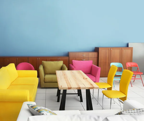 Färgglada möbler i inre — Stockfoto