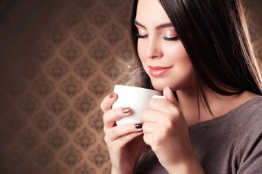 Kahve güzel kadınla