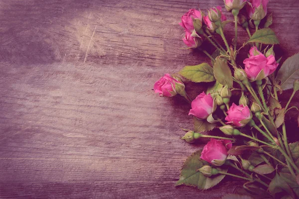 Mooi boeket roze kleine rozen — Stockfoto