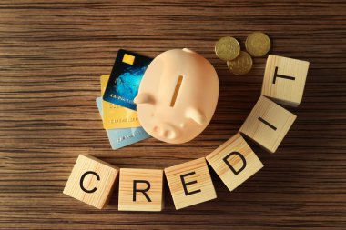 Küpleri ile kelime kredi