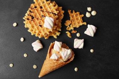 Tatlı dondurma koni