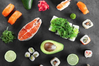 Sushi seti ve malzemeleri