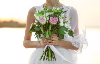 Güzel kokulu, açık gelin