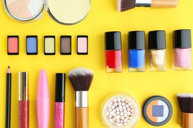 Dekoratif kozmetik kümesi  