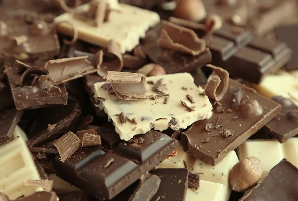 Barras de chocolate picadas con nueces — Foto de Stock