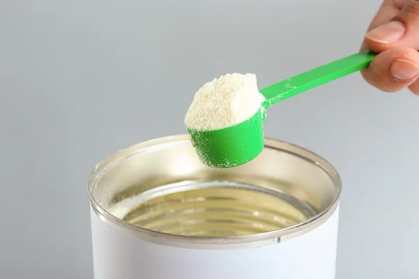 Voorbereiding baby melk formule — Stockfoto