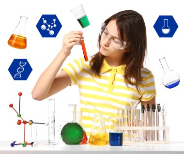 Beyaz arka plan üzerinde test tüpleri ile öğrenci