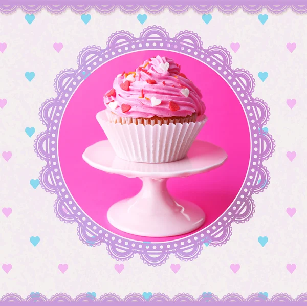 Tarjeta de felicitación con delicioso cupcake — Foto de Stock