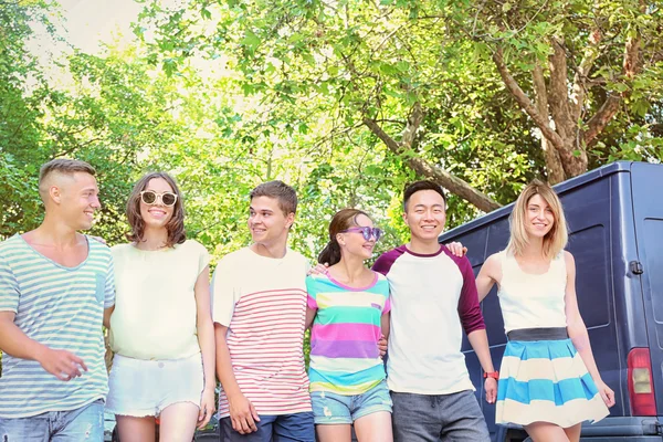 Gruppo Adolescenti Felici Strada — Foto Stock