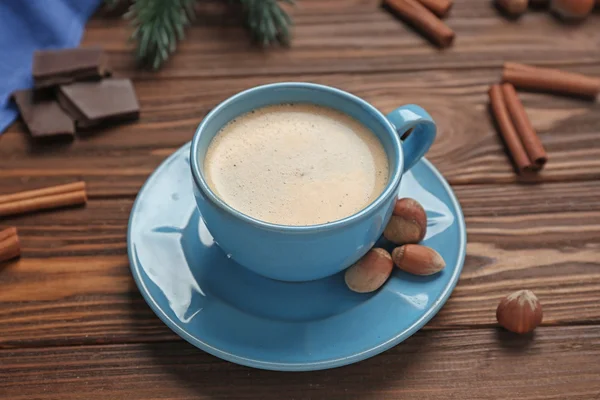 Tazza di caffè con noci — Foto Stock