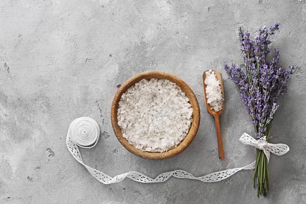 Lavender and sea salt — Stock Photo, Image