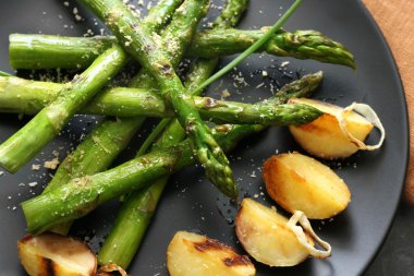 Patates ile Izgara kuşkonmaz 