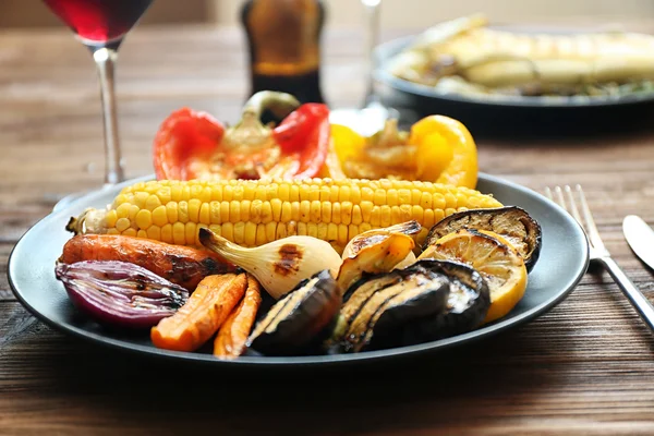 Plate with grilled vegetables — Stock Photo, Image